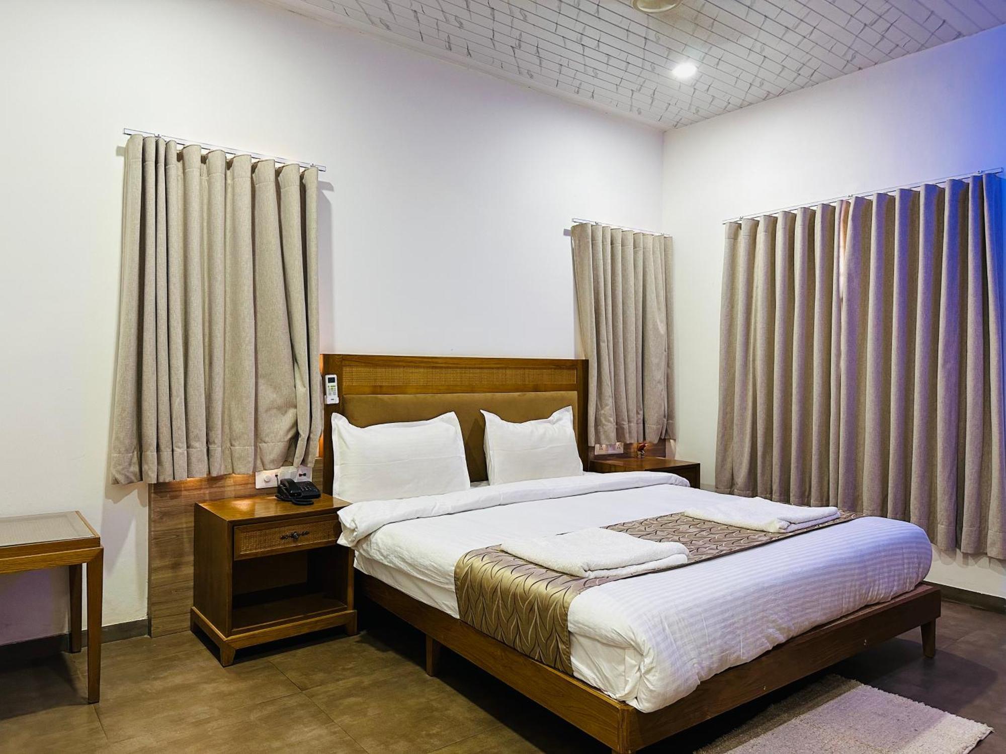 Lion Park Hotel & Resorts Sasan Gir Exterior photo