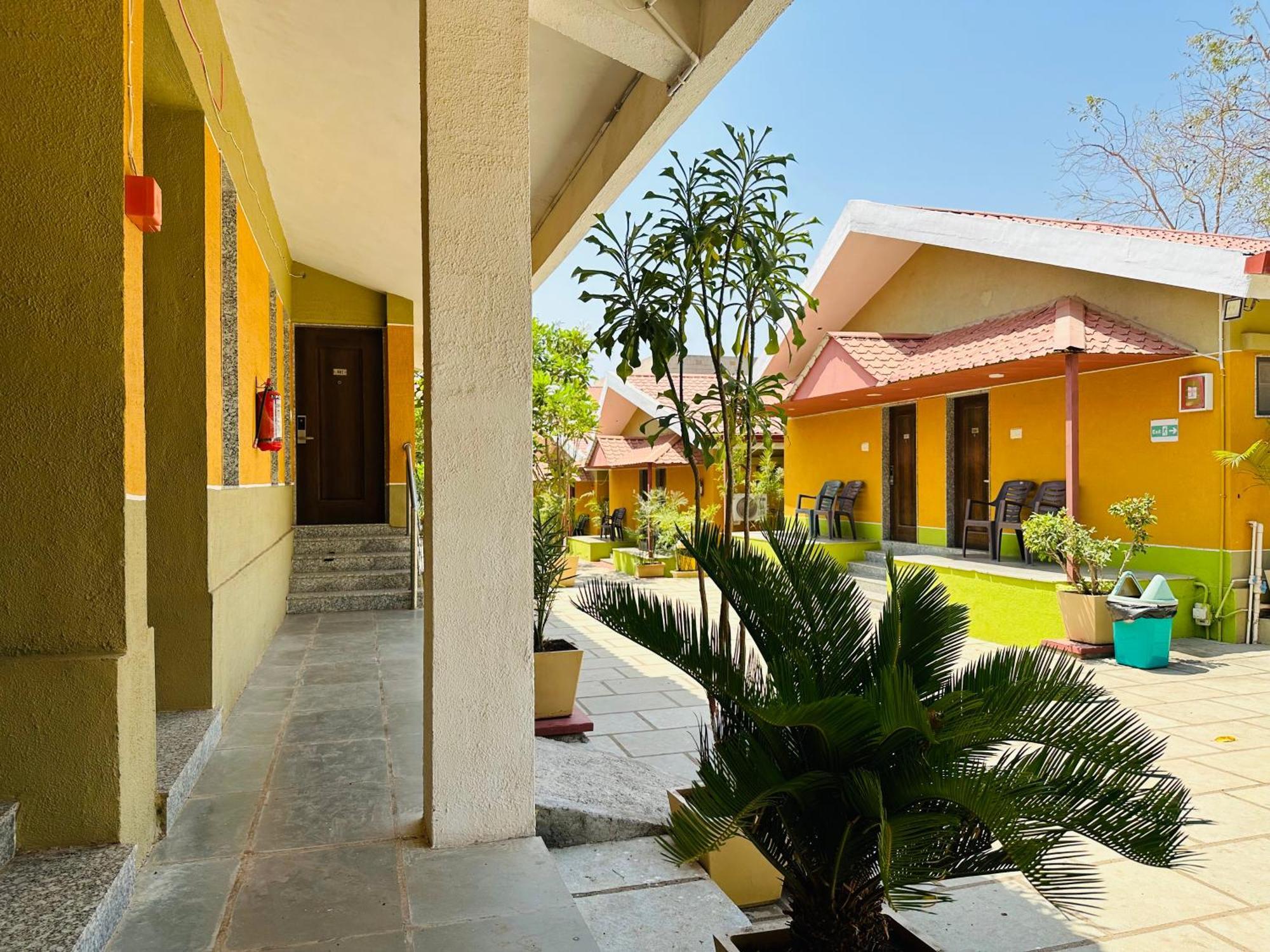 Lion Park Hotel & Resorts Sasan Gir Exterior photo