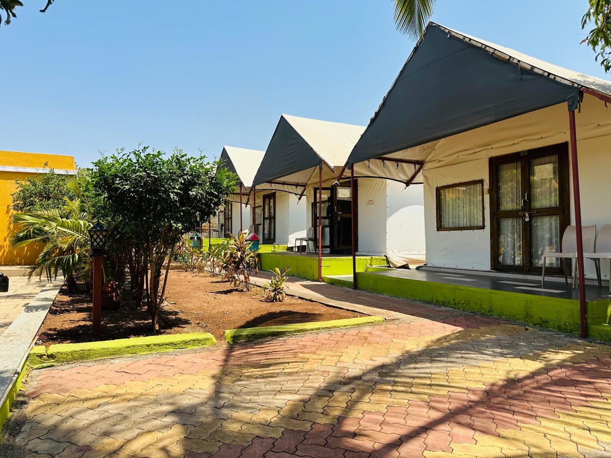 Lion Park Hotel & Resorts Sasan Gir Exterior photo