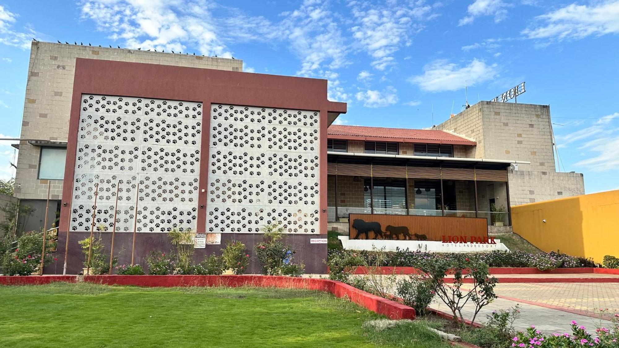 Lion Park Hotel & Resorts Sasan Gir Exterior photo